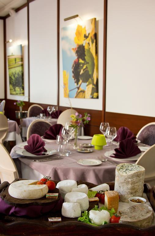 Logis Hotel-Restaurant Le Chene Vert Saint-Pourcain-sur-Sioule Luaran gambar