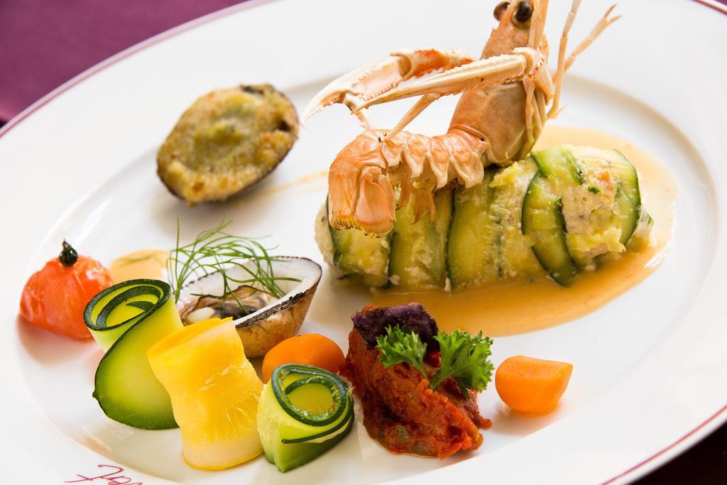 Logis Hotel-Restaurant Le Chene Vert Saint-Pourcain-sur-Sioule Luaran gambar