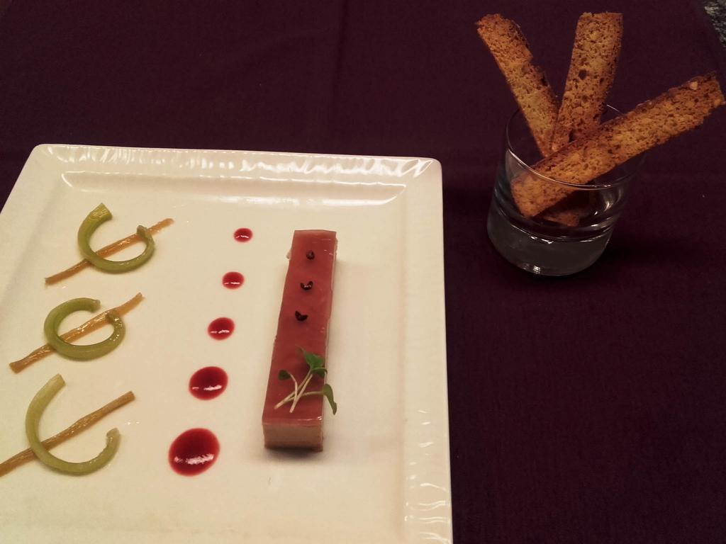 Logis Hotel-Restaurant Le Chene Vert Saint-Pourcain-sur-Sioule Luaran gambar