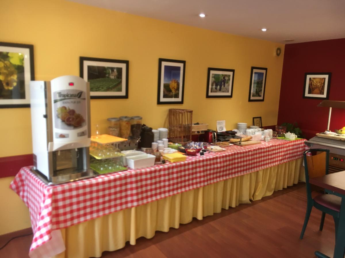 Logis Hotel-Restaurant Le Chene Vert Saint-Pourcain-sur-Sioule Luaran gambar