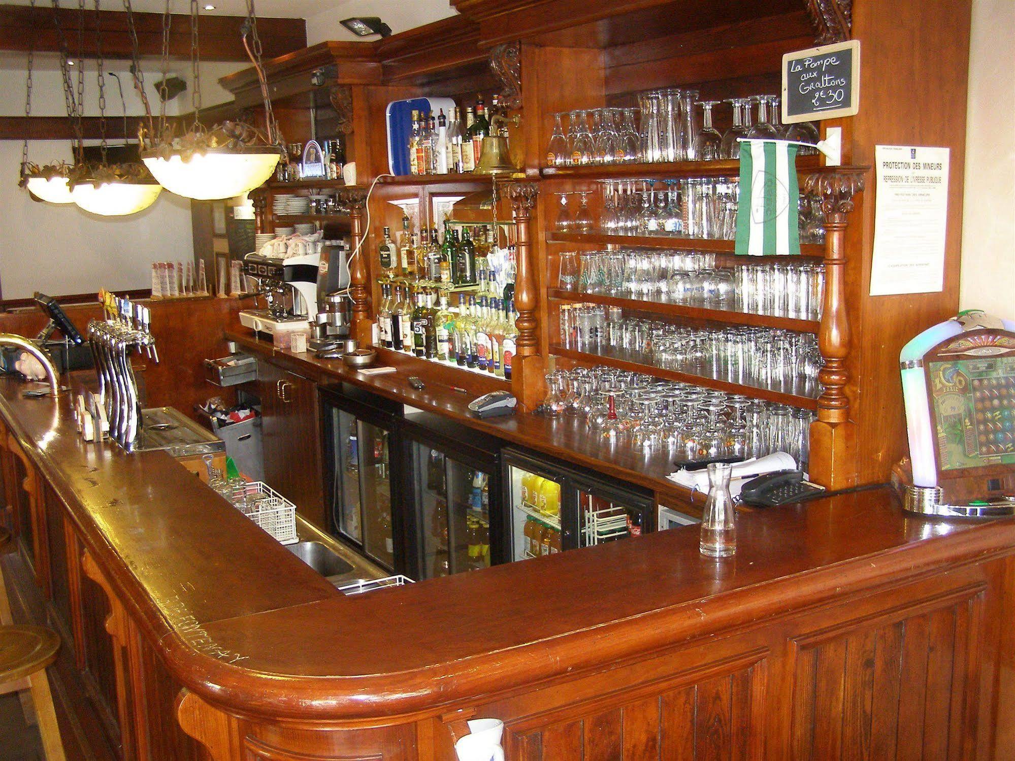 Logis Hotel-Restaurant Le Chene Vert Saint-Pourcain-sur-Sioule Luaran gambar
